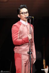 组图：林宥嘉为公益开唱 翻唱张学友《李香兰》