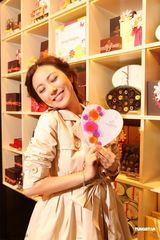 组图：刘心悠化身花仙子 散发高贵优雅气质