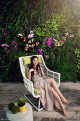 组图：潘辰浪漫写真曝光 精致妆容眼神魅惑