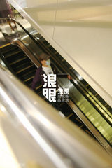 组图：吴镇宇频繁往返内地 驾豪车疑京城置业