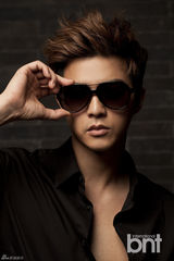 高清图：韩星金智勋拍写真 微露胸肌展致命诱惑