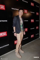 组图：许志安谢婷婷出席活动 否认与郑秀文婚讯