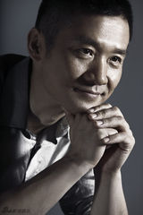 组图：黄志忠突破军人形象展潮男风范