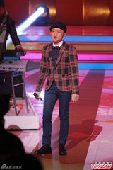 组图：赌王数百万支持太太 何超莲吴克羣献艺