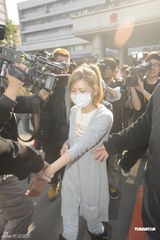 组图：Makiyo与好友醉后打伤人 流泪赴医院看望伤者