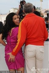 幻灯图集：《人与神》记者会 导演主演断背吻