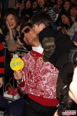 组图：郭富城单身圣诞不寂寞 否认购四百万跑车