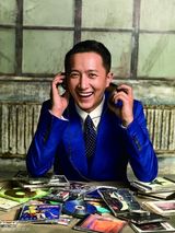 组图：韩庚重温儿时梦想 做梦都和霸天虎作战