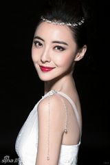 组图：米露蕾丝婚纱写真曝光唯美浪漫