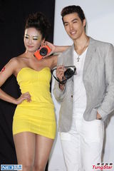 组图：锦荣撇情变传闻 无条件爱蔡依林