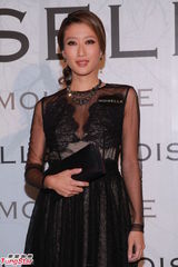 组图：谢婷婷黑色透视长裙真空上阵 性感迷人