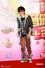 高清图：音乐风云榜群星璀璨 数十明星盛装出席