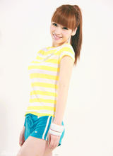 高清：柳岩清丽写真曝光 青春动感亲善开朗