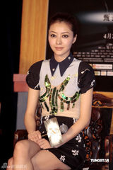 幻灯图：甄子丹称不再拍《叶问》 熊黛林赞其好男人