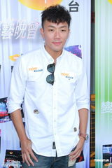 组图：李克勤登庆香港回归活动 称将亲自接孩子放学