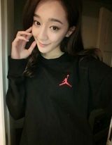 组图：网曝55岁申军谊23岁靓女儿近照 猫女造型可爱