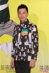 组图：《男人如衣服》迎中秋 林峰与熊黛林比高