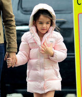 组图：苏瑞光腿穿棉袄出门 要风度不要温度挨冻