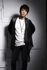 高清组图：怒放摇滚英雄艺人宣传照