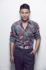 组图：吴其江玩味复古雅痞风潇洒不羁