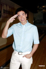 幻灯：无线新剧拍外景 杨怡祝福黎姿生女