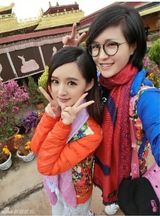 组图：女子酷似杨幂  网友直呼傻傻分不清