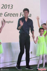 组图：韩星李敏镐上演神速变装 秀中文获赞许