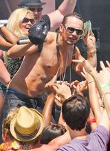 组图：美男多作怪 盘点英俊面孔的银幕颠覆逆袭