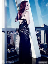 组图：朱丽安-摩尔上演蕾丝诱惑 撅臀秀丰乳