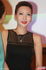 组图：Makiyo加盟《真爱无悔》剪短发似假小子