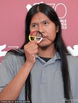 组图：《青松岭》发布会 导演安娜搂主创亮相