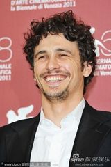 组图：《萨尔》发布会 詹姆斯-弗兰科惹粉丝尖叫