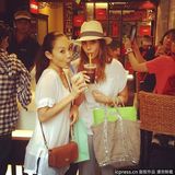 组图：杰西卡-阿尔芭推特自曝上海行搞怪照片