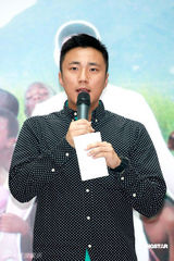 幻灯组图：张学友与非洲儿童合唱 崔健邦不怕被解雇