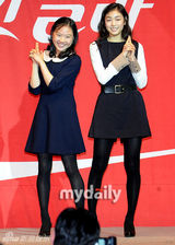 组图：韩花滑运动员金妍儿等出席体育大奖颁奖礼