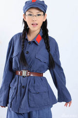 组图：徐黛妮红军系列写真 青涩可爱气质淳朴