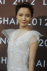 组图：范冰冰巩俐吴奇隆等出席上海时装秀