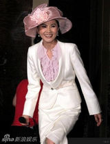 组图：凤飞飞生前精彩演出回顾 帽子歌后音容犹在