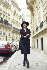 组图：许茹芸巴黎街拍 不同造型尽显天后气质