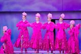 高清组图：双拥晚会 女子集体舞《万紫千红》