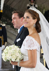 组图：欧洲最美公主下嫁银行家 全球王室盛宴