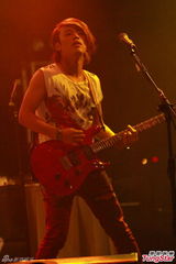 组图：MP魔幻力量香港开唱 赞港女会打扮有魅力