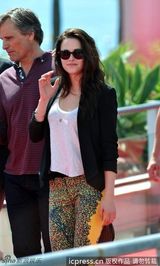 组图：斯图尔特携手邓斯特亮相戛纳养眼十足