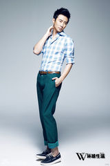 组图：高梓淇变身都市白领 优雅从容演绎服装大片