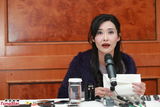 组图：艳星叶玉卿被爆复出还债 浓妆澄清未破产