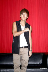 高清图：吴克羣帅气现身录节目 不回避私生子传闻