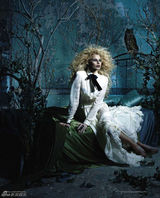 组图：超模哈娜-索库波娃魔幻大片曝光 妆容复古艳丽