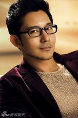 组图：立威廉与外籍妙龄女模拍广告