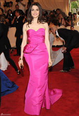 高清组图：纽约大都会庆典 蕾切尔-薇姿低胸性感