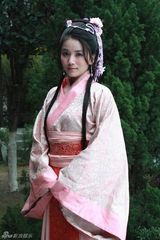 幻灯图：《西游记》热播 曹曦文倾情演绎“人猪恋”